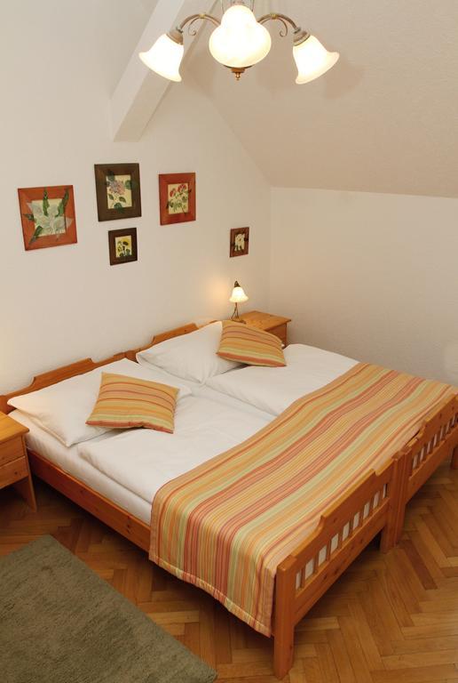 Sant Georg Garni Hotell Mariánské Lázně Rom bilde