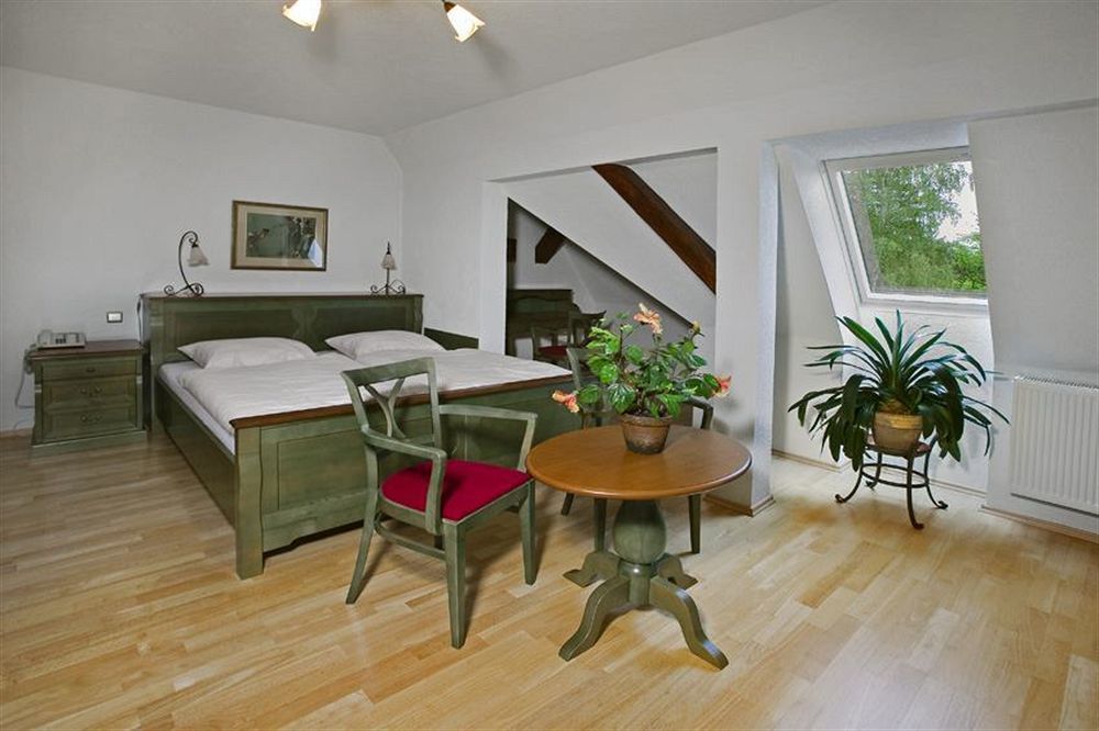 Sant Georg Garni Hotell Mariánské Lázně Eksteriør bilde