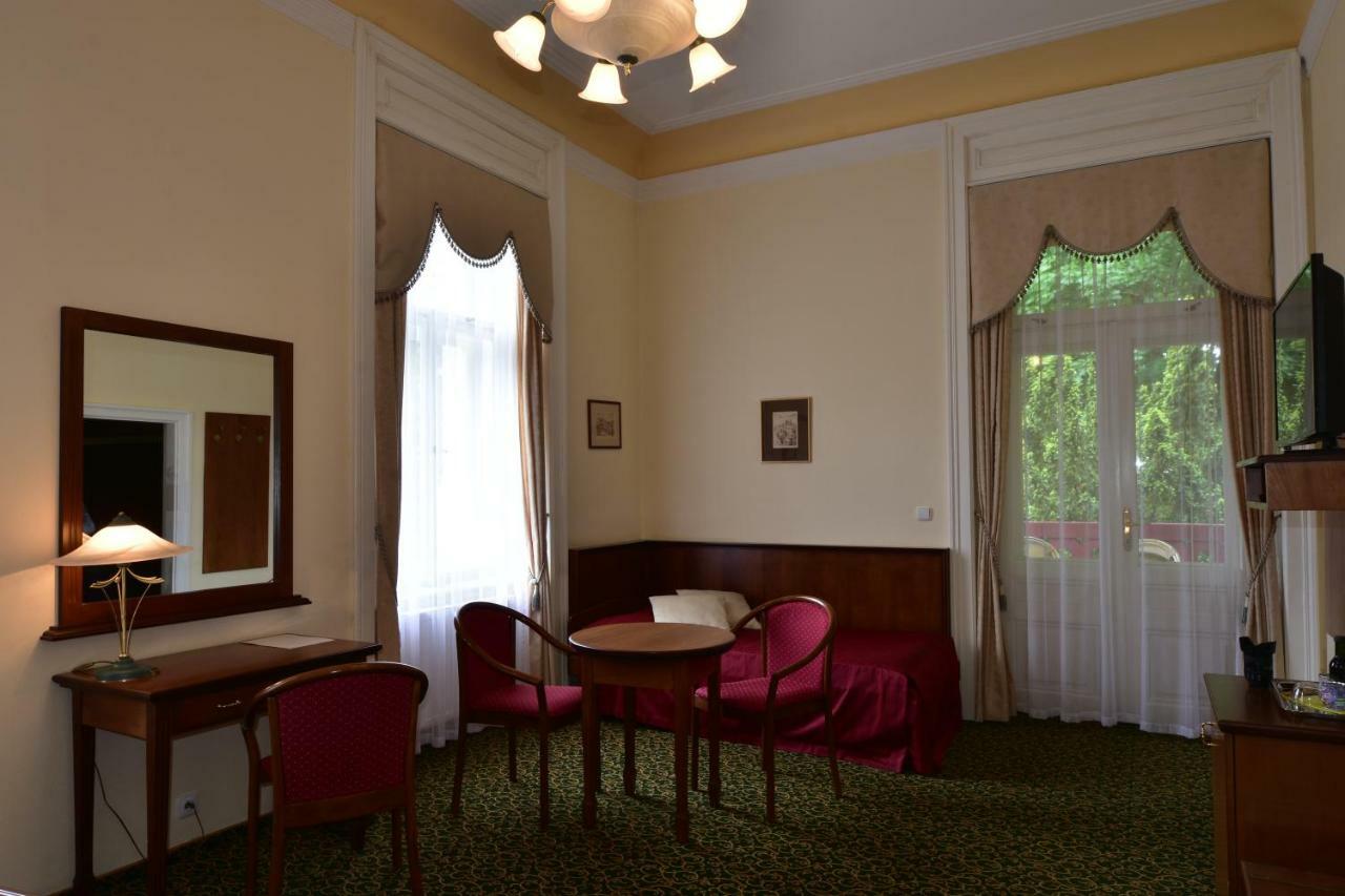 Sant Georg Garni Hotell Mariánské Lázně Eksteriør bilde