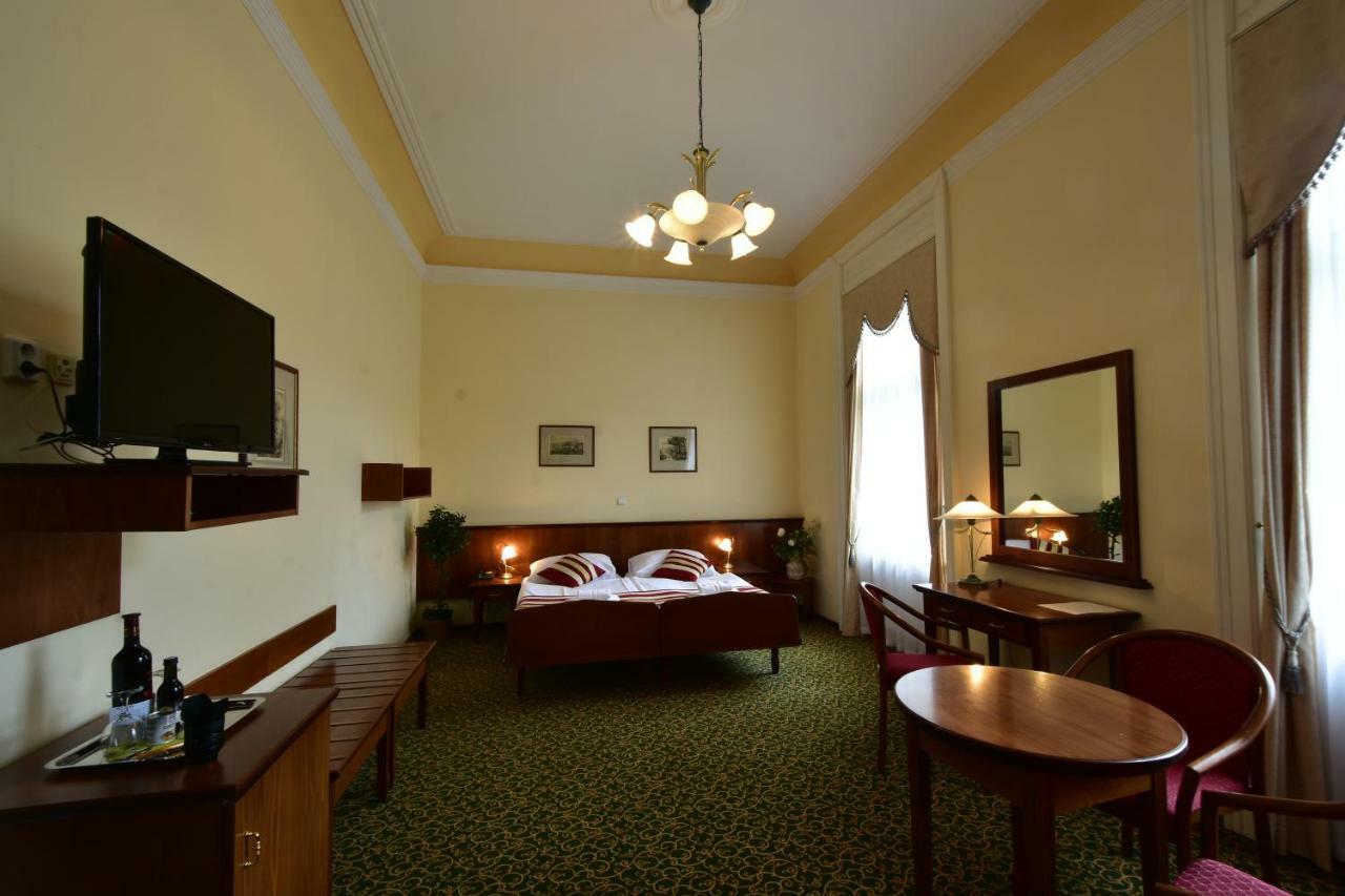 Sant Georg Garni Hotell Mariánské Lázně Eksteriør bilde