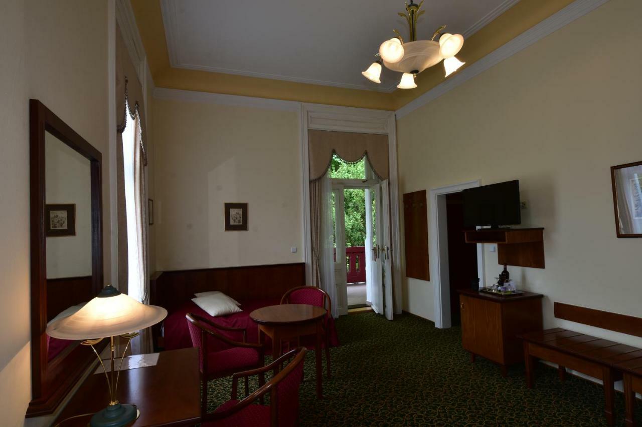 Sant Georg Garni Hotell Mariánské Lázně Eksteriør bilde