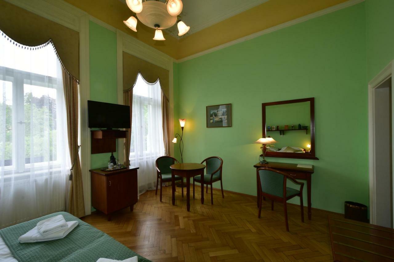 Sant Georg Garni Hotell Mariánské Lázně Eksteriør bilde